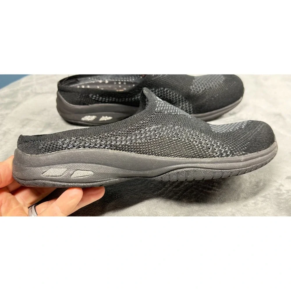 Skechers title go
